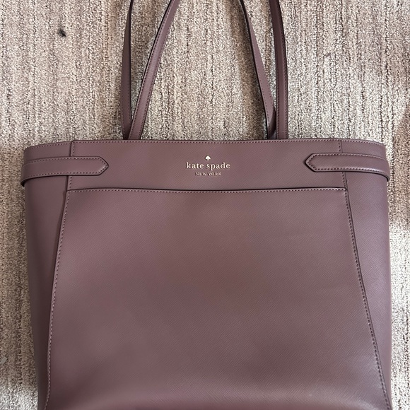 kate spade Handbags - Large Kate Spade Tote